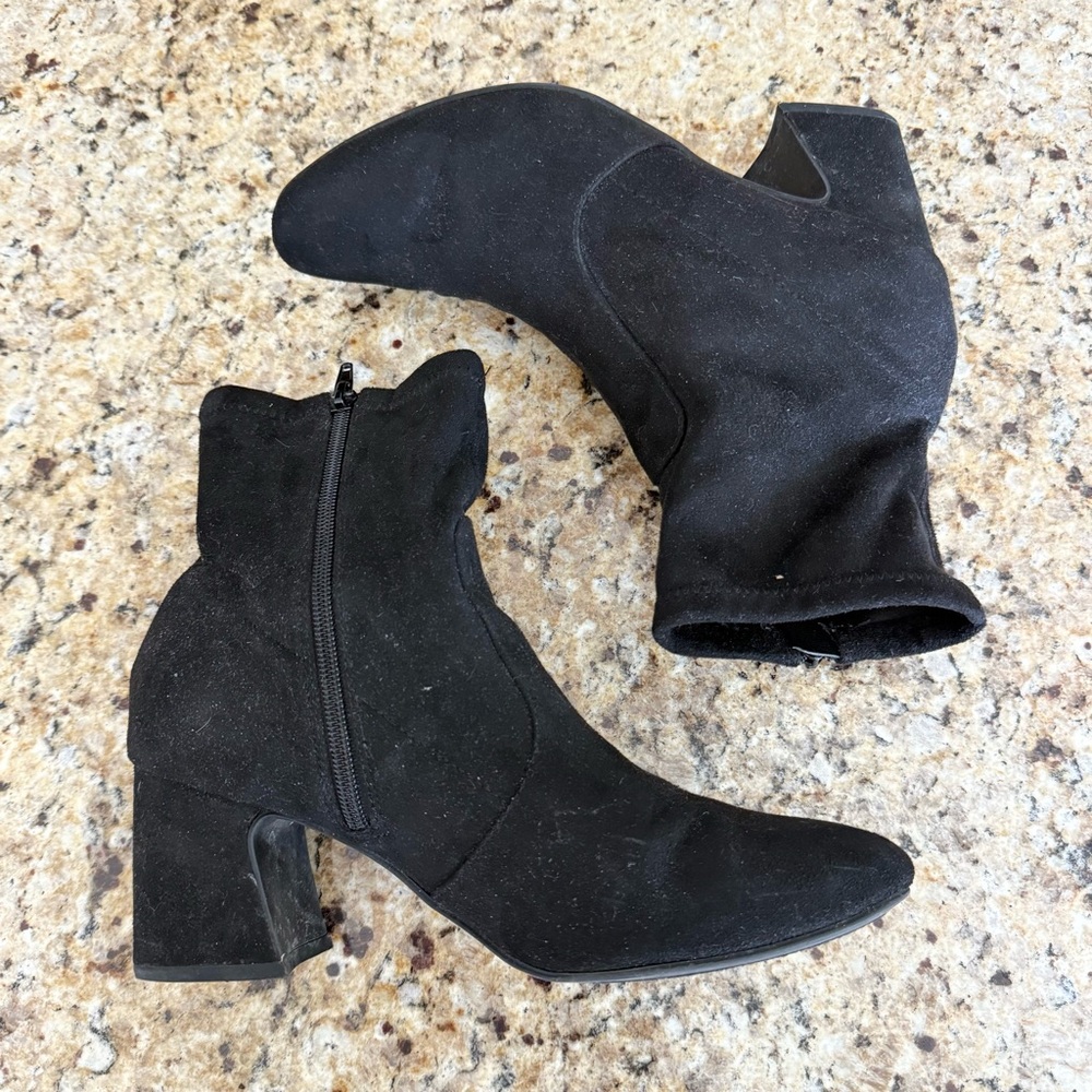 UNISA Black Faux Suede Ankle Boots Size 9 Zipper Fabric - Picture 4 of 11